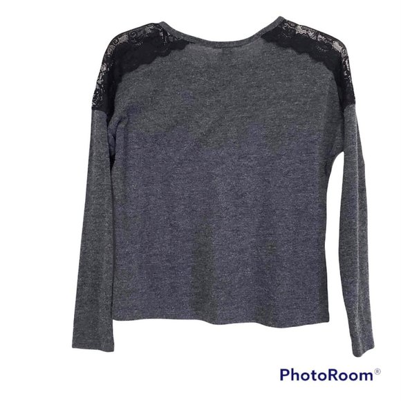 Forever 21 Woman's Sz L Top grey long sleeves black lace at shoulders round neck - Picture 6 of 7